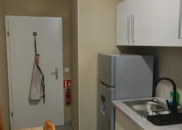 Pensión Albert Rooms 3*