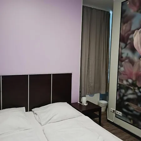 Albert Rooms Pensionat 3*