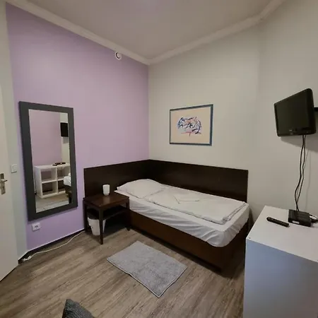 Albert Rooms Pensionat 3*