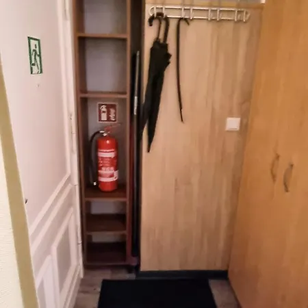 Albert Rooms Guest house