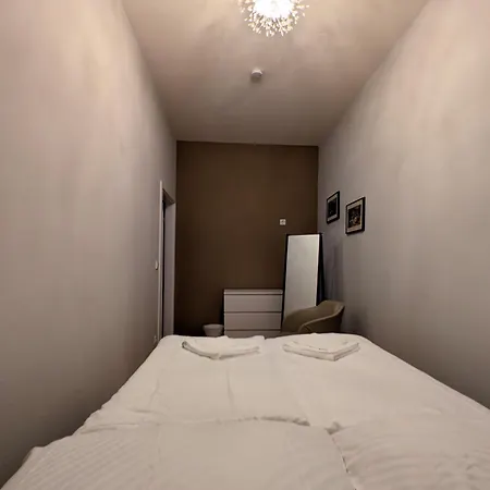 Albert Rooms Guest house