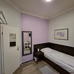 Albert Rooms 3*