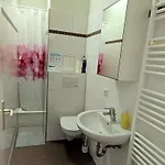 Casa de hóspedes Albert Rooms 3*