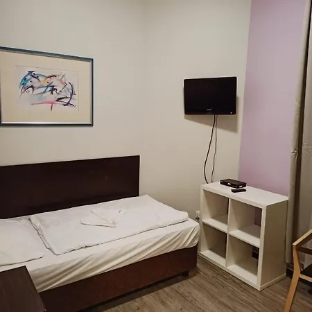 Albert Rooms בית הארחה