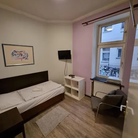 Albert Rooms 3* ברלין