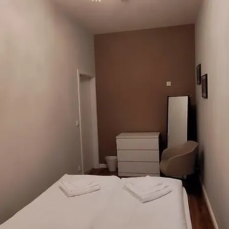 בית הארחה Albert Rooms