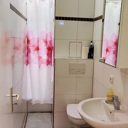 Albert Rooms 3* ברלין