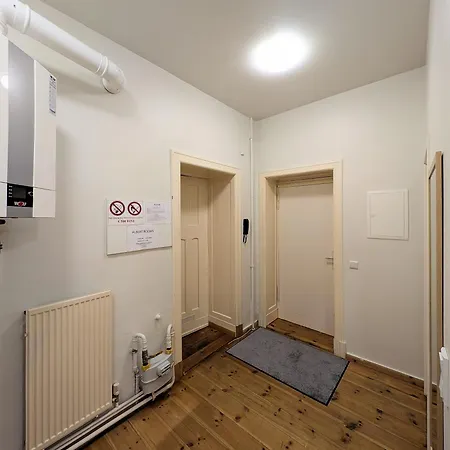 בית הארחה Albert Rooms ברלין