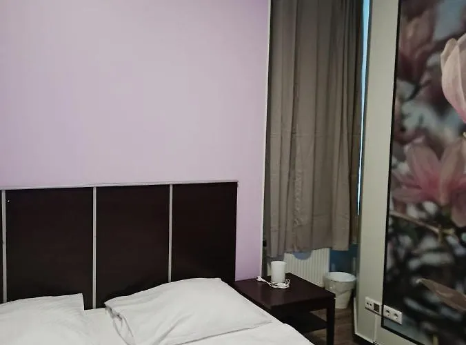 Albert Rooms Pensionat 3*