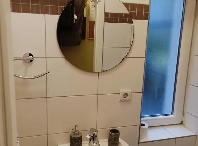 בית הארחה Albert Rooms 3*