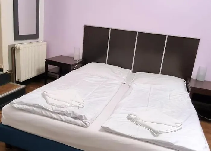 בית הארחה Albert Rooms ברלין