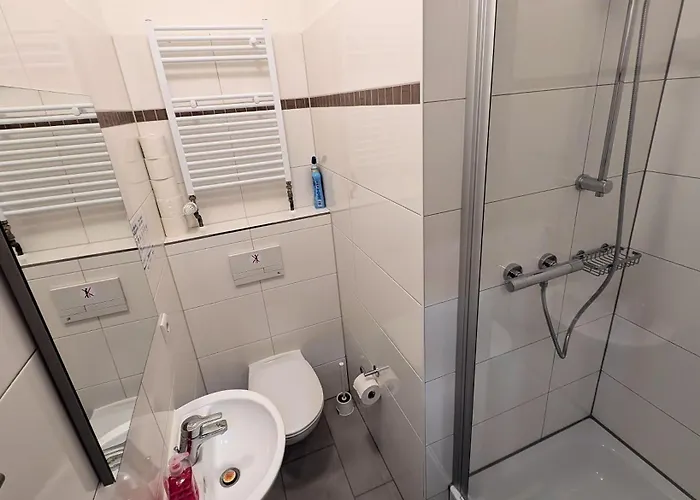 בית הארחה Albert Rooms