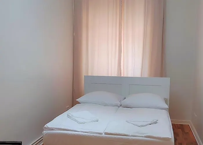 Albert Rooms בית הארחה