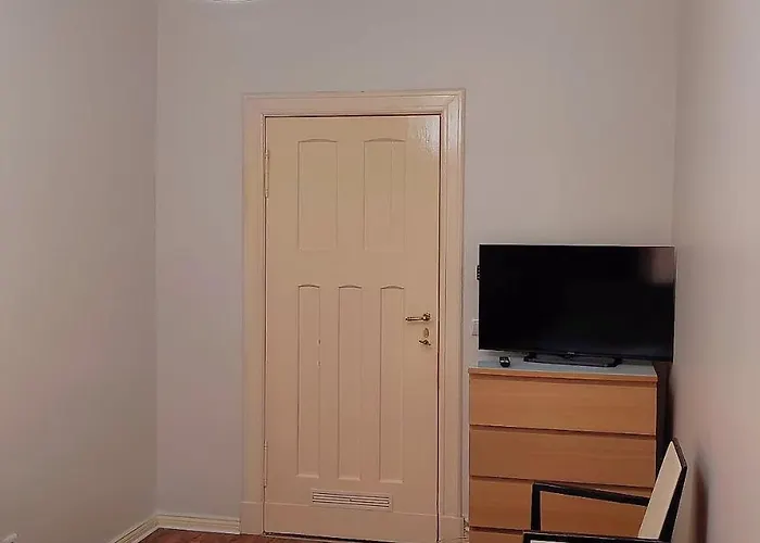 בית הארחה Albert Rooms 3*