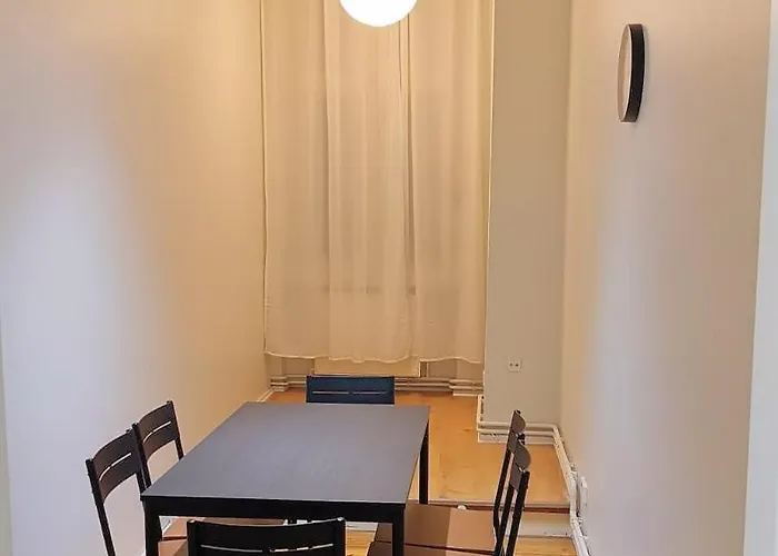 בית הארחה Albert Rooms 3*